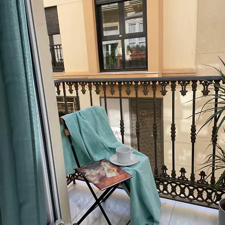 Elegancia Y Confort En El Corazon De Apartment Malaga
